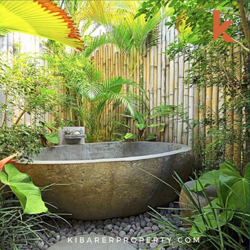 Luxurious Outdoor Bath Tub